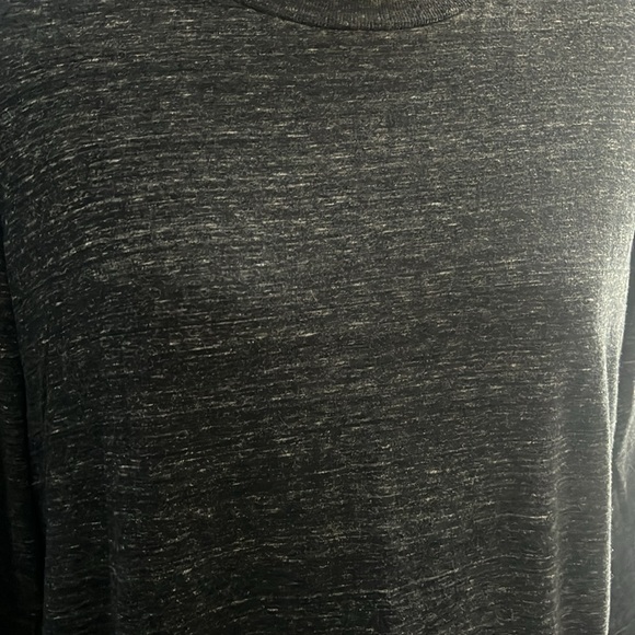 Old Navy (GRAY) Soft-Washed Crew-Neck Long-Sleeve Tee - Picture 4 of 6